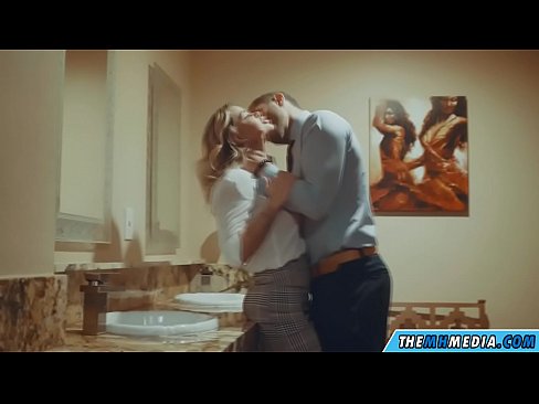 ❤️ Kapag ang isang busty blonde seduces sa isang pampublikong banyo ️ Russian porn sa amin tl.pornoreino-com.ru ❌